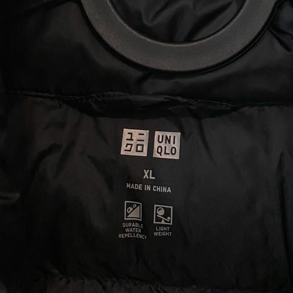 Uniqlo Black Light Weight Water Resistant Down Filled Puffer Quilted Vest XL - Picture 9 of 10